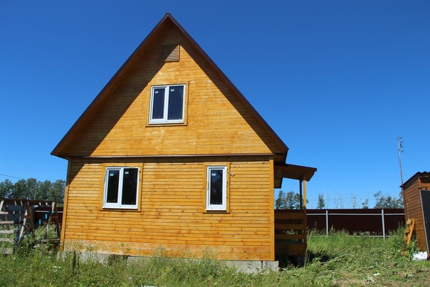 Фото: Продается отличный дом из бруса на шикарном участке правильной формы 15 соток, в деревне Базарово, Каширского р-на (ИЖС) Дом свежий, пригоден для круглогодичного проживания. Электричество заведено на участок. Газ и вода на границе. Участок огорожен. Располагается прямо на берегу деревенского пруда. Подъезд круглогодичный. Так же на участке есть хоз.блок. Деревня находится в 3 км от города Кашира со всей инфраструктурой. Отличное транспортное сообщение с городом. Транспортное сообщение с Москвой по скоростной трассе М-4. Экологически чистый район, подойдет как для ПМЖ, так и для загородного дома. Юридическое сопровождение. АН 