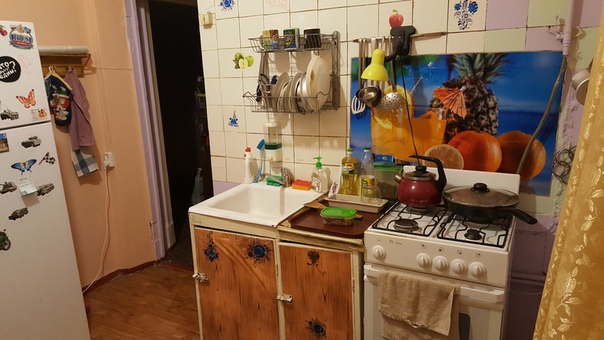 Сдаю 1-комнатную квартиру в Измайловской районе, м.Первомайская (шаговая доступность, 700 метров), 35 000р., включая ЖКХ. Квартиру сдаю впервые, собственник, в связи с переездом. Предпочтительно сдам квартиру семейным людям, молодой паре, студентам. Большая однокомнатная квартира, комнату можно разделить на две зоны. Всё необходимое в квартире есть: мебель (2-х спальный большой диван книжка, 2-х спальный маленький диван, 2 шкафа, рабочий стол, большой стол, стулья, телевизор, стиральная машинка, утюг, в коридоре есть также шкаф. На кухне всё необходимое: плита, стол, стулья, холодильник, посуда, большой шкаф. <br>Из самых больших плюсов этого места - Измайловский парк отдыха, 10 минут ходьбы до парка. <br>На все вопросы готова ответить по телефону или при встрече. Обязательно будет оформляться договор. В арендную плату входит коммунальные услуги, отдельно оплачивать не нужно. <br>Риелторов прошу не беспокоить.<br><br> - фото Фото: Сдаю 1-комнатную квартиру в Измайловской районе, м.Первомайская (шаговая доступность, 700 метров), 35 000р., включая ЖКХ. Квартиру сдаю впервые, собственник, в связи с переездом. Предпочтительно сдам квартиру семейным людям, молодой паре, студентам. Большая однокомнатная квартира, комнату можно разделить на две зоны. Всё необходимое в квартире есть: мебель (2-х спальный большой диван книжка, 2-х спальный маленький диван, 2 шкафа, рабочий стол, большой стол, стулья, телевизор, стиральная машинка, утюг, в коридоре есть также шкаф. На кухне всё необходимое: плита, стол, стулья, холодильник, посуда, большой шкаф. <br>Из самых больших плюсов этого места - Измайловский парк отдыха, 10 минут ходьбы до парка. <br>На все вопросы готова ответить по телефону или при встрече. Обязательно будет оформляться договор. В арендную плату входит коммунальные услуги, отдельно оплачивать не нужно. <br>Риелторов прошу не беспокоить.<br><br>