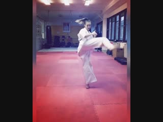 Подготовка женщин бойцов Кёкусинкай карате https://vk.com/oyama_mas
