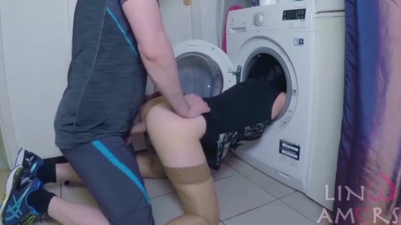 porno-trahnul-russkuyu-tetyu-na-stiralnoy-mashinke-smotret-onlayn