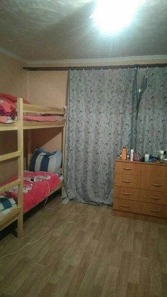 Фото: Я СОБСТВЕННИК сдаю КОЙКО-МЕСТО на подселение в ТРЁХкомнатную квартиру. <br>7.500 в месяц уже с КУ (возможна оплата частями) <br>ОДНА девушка к 3-м другим (молодые, чистоплотные)комната 20кв.м. <br>В 7-10 минутах от м. Бабушкинская ПЕШКОМ или 2 остановки на автобусе/трамвае.(ездят каждые 3 минуты) <br>На длительный срок (от месяца). <br>Вам предлагается: <br>Вся бытовая техника,бесплатный wi-fi, раздельный санузел, СВЕЖИЙ РЕМОНТ. <br>Развита вся инфраструктура. Магазин и аптека в шаговой доступности. <br>СТРОГО славянская внешность, паспорт РФ. <br>Остальные вопросы в ЛС или whatsapp по телефону: 8(968)389-39-69 (Алексей).