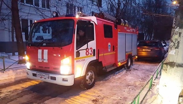На северо-западе Москвы два человека погибли во время пожара на складе. Два человека погибли и еще три пострадали в пожаре на складе на северо-западе Москвы, сообщил РИА Новости представитель
