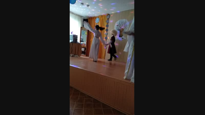 Танцуем❤😂