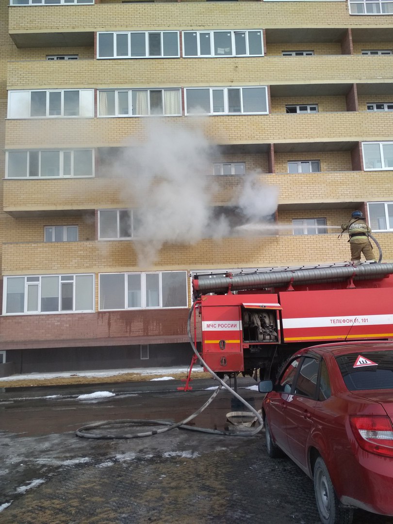 Пожар произошел в Тюмени на улице Верхнетарманская (ФОТО) 3 Пожар произошел в Тюмени на улице Верхнетарманская (ФОТО) 3