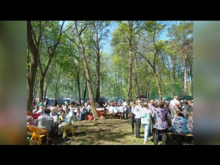 Праздничные гуляния в городском парке. Новомосковск, Россия. май 2018