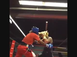 Когда боксер в спарринге оказался не кровожадным и поступил достойно👊