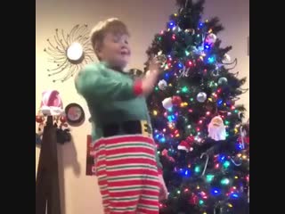 When you pass all your finals and now you can enjoy your christmas break stress free️