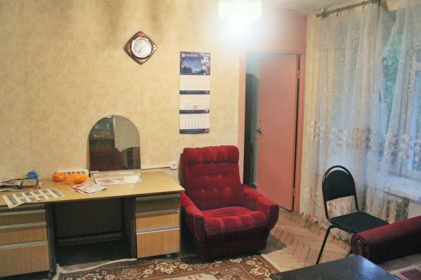 Фото: Сдается 2-х комнатная квартира в Москве. Общая: <br>37 м, Жилая 24 м , Кухня 6 м , Этаж 3 из 9, Дом построен в 1969 году. Одна комната изолированная, другая - проходная. В квартире имеется балкон, раздельный санузел, необходимая техника и мебель, стиральная машина. <br>На общественном транспорте 10 минут от м. Люблино или 20 минут от м. Текстильщики, остановка рядом с домом. В 1 минуте ходьбы парк 