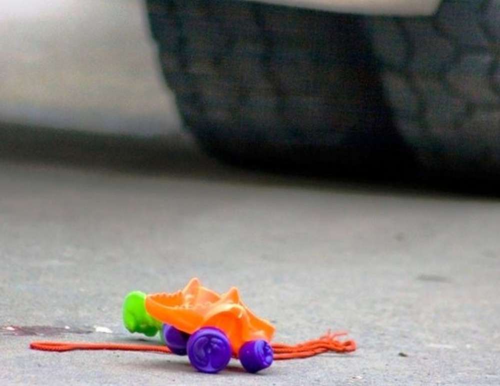 В Сторожевой девочка попала под колеса автомобиля