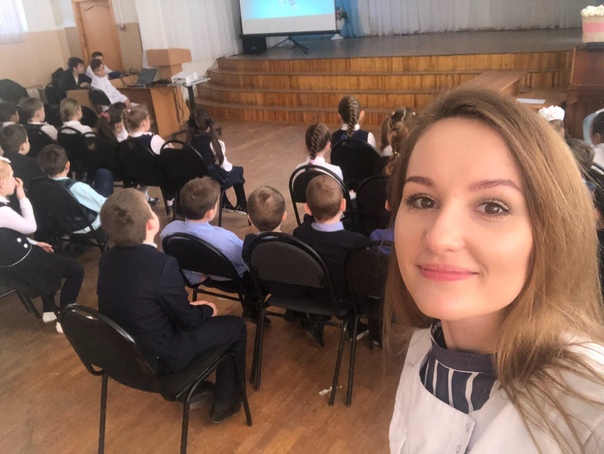 Всем привет!! С сентября, можно и раньше ищу комнату или квартиру, готова с кем-то скооперироваться для поиска и снятия жилья) Бюджет до 15000. В соседях хотелось бы видеть девушек студенток, своего возраста или на год два младше/старше, мне 23 года. Местоположение желательно низ оранжевой или серой ветки) <br>О себе: я врач стоматолог, работаю, буду продолжать дальнейшее обучение, человек не конфликтный, открытый, понимающий, готовый к общению!) очень жду предложений, спасибо)<br> Штраусберг - фото Фото: Всем привет!! С сентября, можно и раньше ищу комнату или квартиру, готова с кем-то скооперироваться для поиска и снятия жилья) Бюджет до 15000. В соседях хотелось бы видеть девушек студенток, своего возраста или на год два младше/старше, мне 23 года. Местоположение желательно низ оранжевой или серой ветки) <br>О себе: я врач стоматолог, работаю, буду продолжать дальнейшее обучение, человек не конфликтный, открытый, понимающий, готовый к общению!) очень жду предложений, спасибо)<br> Штраусберг