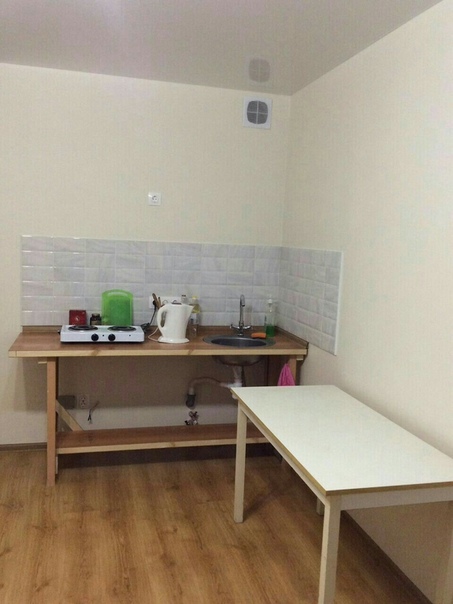 Сдам квартиру-студию Сухановская, 11 д. Лопатино, Ленинский район, Московская обл. До метро Бульвар Дмитрия Донского 20мин на маршрутке, бывает быстрей. Новостройка, всё магазины рядом: Аптека, Лента и т.д. Обстановка минимальная, видно по фото. Уже КУПИЛ холодильник и стиральную машину и небольшой диван (осталось только подключить, за пару дней исправлю) Оплата за квартиру 24.000 (ку включены) +6.000 страховка, по окончании возвращается. Договор аренды составляем на месте. 8(963) 99 4000 9 <br> Моренко - фото Фото: Сдам квартиру-студию Сухановская, 11 д. Лопатино, Ленинский район, Московская обл. До метро Бульвар Дмитрия Донского 20мин на маршрутке, бывает быстрей. Новостройка, всё магазины рядом: Аптека, Лента и т.д. Обстановка минимальная, видно по фото. Уже КУПИЛ холодильник и стиральную машину и небольшой диван (осталось только подключить, за пару дней исправлю) Оплата за квартиру 24.000 (ку включены) +6.000 страховка, по окончании возвращается. Договор аренды составляем на месте. 8(963) 99 4000 9 <br> Моренко
