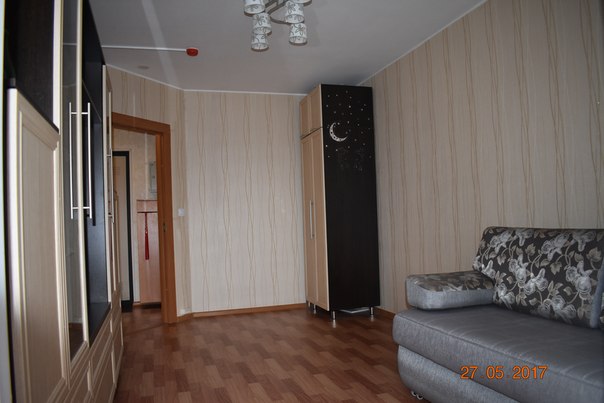 С 19.05.2019 От собственника сдается 1к.кв. 40кв.м. по адресу Федора Абрамова 16. Большая парковка, вся инфраструктура (магазины, алкогольные маркеты, гипермаркеты, медклиника, детские сады, школы, фитнес и т.д.). В квартире сделан хороший, качественный ремонт (в ванной - плитка). В квартире стены выровнены, балкон утеплен. Качественная новая входная дверь, сделана гардеробная (мечта женщины). В квартире есть абсолютно все: готовая кухня, кухонный уголок (с двуспальным местом), микроволновка, ТВ (на кухне), стиралка, холодильник, варочная панель (индукционная + посуда), духовой шкаф, посудомойка, мясорубка, пылесос, чайник, проведен интернет, сушилка - Лиана. В комнате шкаф, двуспальный диван, горка. <br>23000 руб. мес. + КУ, возвращаемый залог - 23000 руб. Денис 8921-559-54-99. - фото Фото: С 19.05.2019 От собственника сдается 1к.кв. 40кв.м. по адресу Федора Абрамова 16. Большая парковка, вся инфраструктура (магазины, алкогольные маркеты, гипермаркеты, медклиника, детские сады, школы, фитнес и т.д.). В квартире сделан хороший, качественный ремонт (в ванной - плитка). В квартире стены выровнены, балкон утеплен. Качественная новая входная дверь, сделана гардеробная (мечта женщины). В квартире есть абсолютно все: готовая кухня, кухонный уголок (с двуспальным местом), микроволновка, ТВ (на кухне), стиралка, холодильник, варочная панель (индукционная + посуда), духовой шкаф, посудомойка, мясорубка, пылесос, чайник, проведен интернет, сушилка - Лиана. В комнате шкаф, двуспальный диван, горка. <br>23000 руб. мес. + КУ, возвращаемый залог - 23000 руб. Денис 8921-559-54-99.