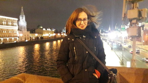 Ищу изолированную комнату в 2-к квартире (желательно с одним соседом) / либо человека, с кем снять 2-ку. Любой район, но в пешей доступности от метро (не более 10 мин). Мой бюджет до 17,5к. Готова въехать с 1 по 7 июня. <br>О себе: интроверт, курю (поэтому нужна комната желательно с балконом), иногда выпиваю, но шумных тусовок не устраиваю, уважаю чужое личное пространство. Работаю и учусь на журналиста). Не люблю придирки в быту, мании чистоты нет. А так дружелюбная, адекватная. Если вы в чем-то меня поняли, пишите. Буду рада) <br>+79774063360 what’s up<br> Рогатко - фото Фото: Ищу изолированную комнату в 2-к квартире (желательно с одним соседом) / либо человека, с кем снять 2-ку. Любой район, но в пешей доступности от метро (не более 10 мин). Мой бюджет до 17,5к. Готова въехать с 1 по 7 июня. <br>О себе: интроверт, курю (поэтому нужна комната желательно с балконом), иногда выпиваю, но шумных тусовок не устраиваю, уважаю чужое личное пространство. Работаю и учусь на журналиста). Не люблю придирки в быту, мании чистоты нет. А так дружелюбная, адекватная. Если вы в чем-то меня поняли, пишите. Буду рада) <br>+79774063360 what’s up<br> Рогатко