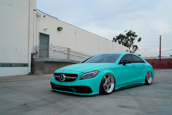 Идет такой цвет CLS63