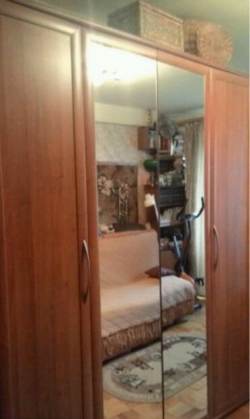 г. Санкт-Петербург<br><br>Ул. Вавиловых 4 к.2<br><br>Продается 2х к.кв., комнаты изолированные: 17,5+13,4, кухня 6 кв.м.,7/9 эт., 1973 г.постр., панель. Балкон, лифт, окна- зеленый двор. Гор.вода- теплоцентр. <br> Квартира продается с обременением в виде зарегистрированного бывшего члена семьи, не собственник, не приватизация, можем оказать юридическую помощь в снятии с регистрационного учета раннее зарегистрированного при смене собственника.<br>3 300 000 руб. - фото Фото: г. Санкт-Петербург<br><br>Ул. Вавиловых 4 к.2<br><br>Продается 2х к.кв., комнаты изолированные: 17,5+13,4, кухня 6 кв.м.,7/9 эт., 1973 г.постр., панель. Балкон, лифт, окна- зеленый двор. Гор.вода- теплоцентр. <br> Квартира продается с обременением в виде зарегистрированного бывшего члена семьи, не собственник, не приватизация, можем оказать юридическую помощь в снятии с регистрационного учета раннее зарегистрированного при смене собственника.<br>3 300 000 руб.
