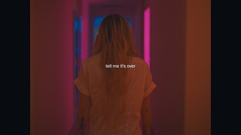 Avril Lavigne - Tell me its over