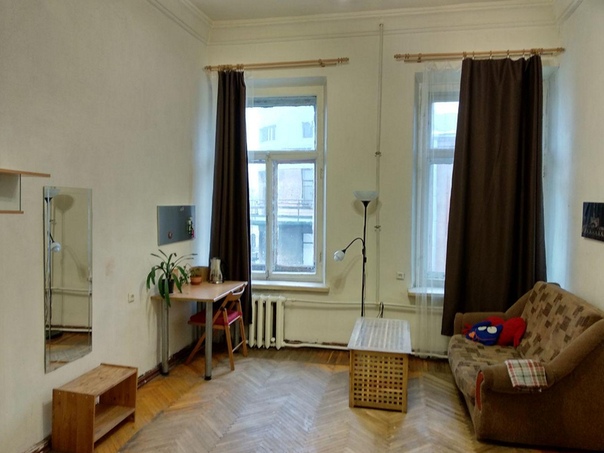Санкт-Петербург<br>Сдам комнату 22 кв. м в центре на длительный срок. Ст. м. Адмиралтейская, рядом с Исаакиевским собором. Есть вся необходимая мебель, стиральная машина, холодильник. Высокие потолки. Шесть соседей. <br>15 000 + свет и интернет, к. у. включены. Залог 5000 руб. - фото Фото: Санкт-Петербург<br>Сдам комнату 22 кв. м в центре на длительный срок. Ст. м. Адмиралтейская, рядом с Исаакиевским собором. Есть вся необходимая мебель, стиральная машина, холодильник. Высокие потолки. Шесть соседей. <br>15 000 + свет и интернет, к. у. включены. Залог 5000 руб.
