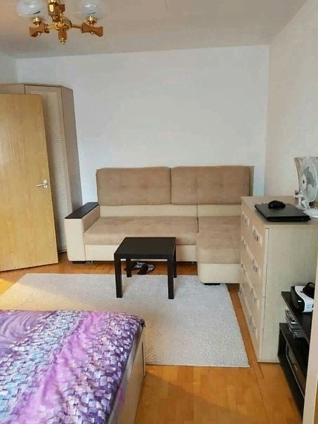 Фото: м.Академическая — 550 м <br>Ивана Бабушкина, 3 <br>Сдам однокомнатную квартиру на длительное проживание. <br>Санузел раздельный, диван раскладной, кухня оснащена необходимой техникой. Стиральная машина, ванна, телевизор. <br>ЦЕНА 28000 + ку <br>По вопросам просмотра обращаться по телефону 89653095408