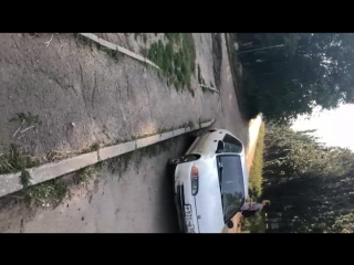 Незаконно передвинули машину около дома по ул. Жуковского, 33 (30.08.2018)