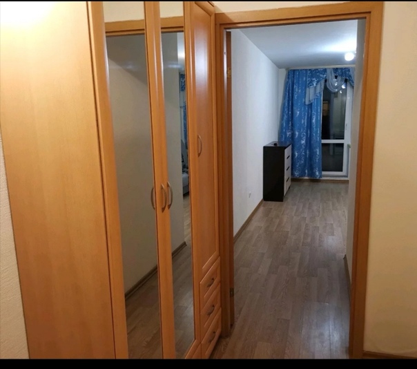 Сдам квартиру- студию.<br>Кондратьевский пр. 64 к. 8<br>21 этаж<br>18000 руб в месяц + ку 3000 р. <br>Тел: +79676250268 Виктория <br> 27 метров плюс лоджия 4 метра. Я собственник, без залога. <br>Квартира очень уютная, светлая. <br>Великолепный вид из окна на башню Газпром, телебашню и стадион. <br>Бесшумные лифты, консьерж. Квартира в новом доме 2013 года постройки, в районе с развитой инфраструктурой. Рядом детские сады, школы, магазины (5 ка, 7 я) , парк Сахарова, рестораны, кинотеатр. Во дворе 3-х этажный фитнесс клуб с бассейном. Тц европолис в пешеходной доступности.<br>До метро Лесная 5 минут ранспортом. Маршрутки ходят одна за другой. До метро площадь Ленина 20 мин. - фото Фото: Сдам квартиру- студию.<br>Кондратьевский пр. 64 к. 8<br>21 этаж<br>18000 руб в месяц + ку 3000 р. <br>Тел: +79676250268 Виктория <br> 27 метров плюс лоджия 4 метра. Я собственник, без залога. <br>Квартира очень уютная, светлая. <br>Великолепный вид из окна на башню Газпром, телебашню и стадион. <br>Бесшумные лифты, консьерж. Квартира в новом доме 2013 года постройки, в районе с развитой инфраструктурой. Рядом детские сады, школы, магазины (5 ка, 7 я) , парк Сахарова, рестораны, кинотеатр. Во дворе 3-х этажный фитнесс клуб с бассейном. Тц европолис в пешеходной доступности.<br>До метро Лесная 5 минут ранспортом. Маршрутки ходят одна за другой. До метро площадь Ленина 20 мин.