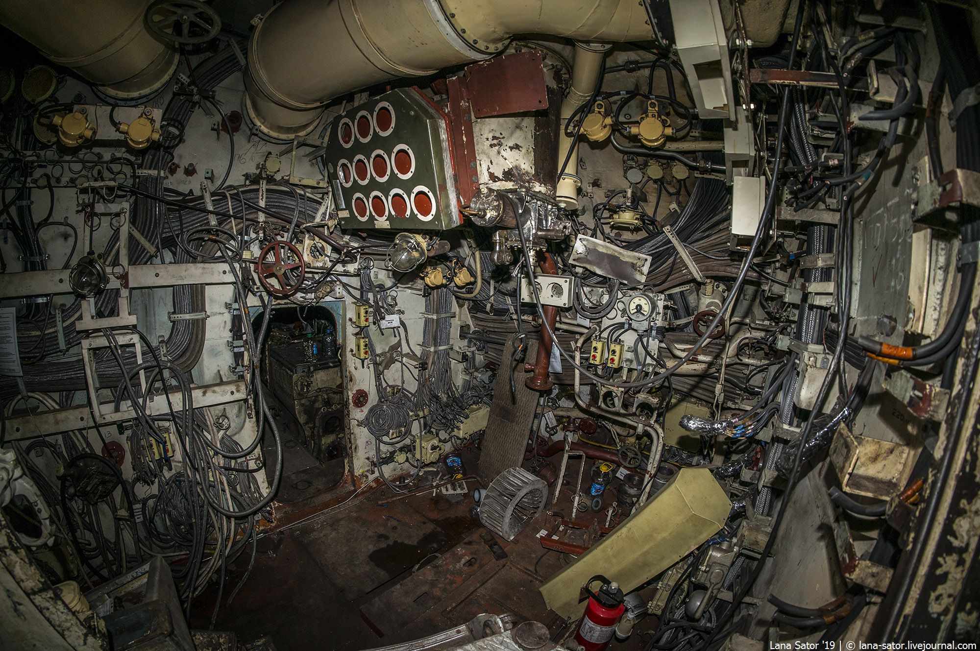Abandoned submarine Ржавая подводная лодка