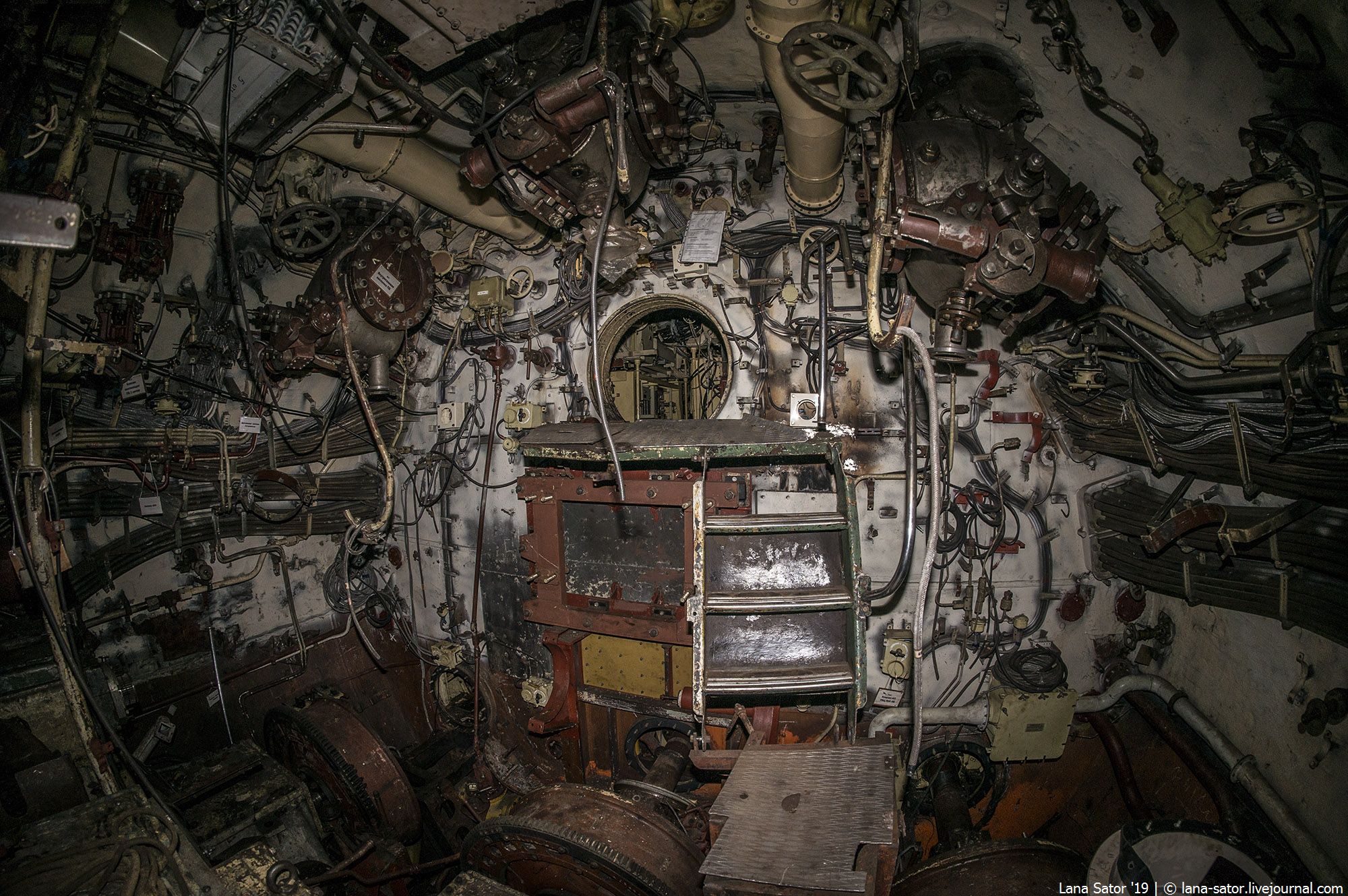 Abandoned submarine Ржавая подводная лодка