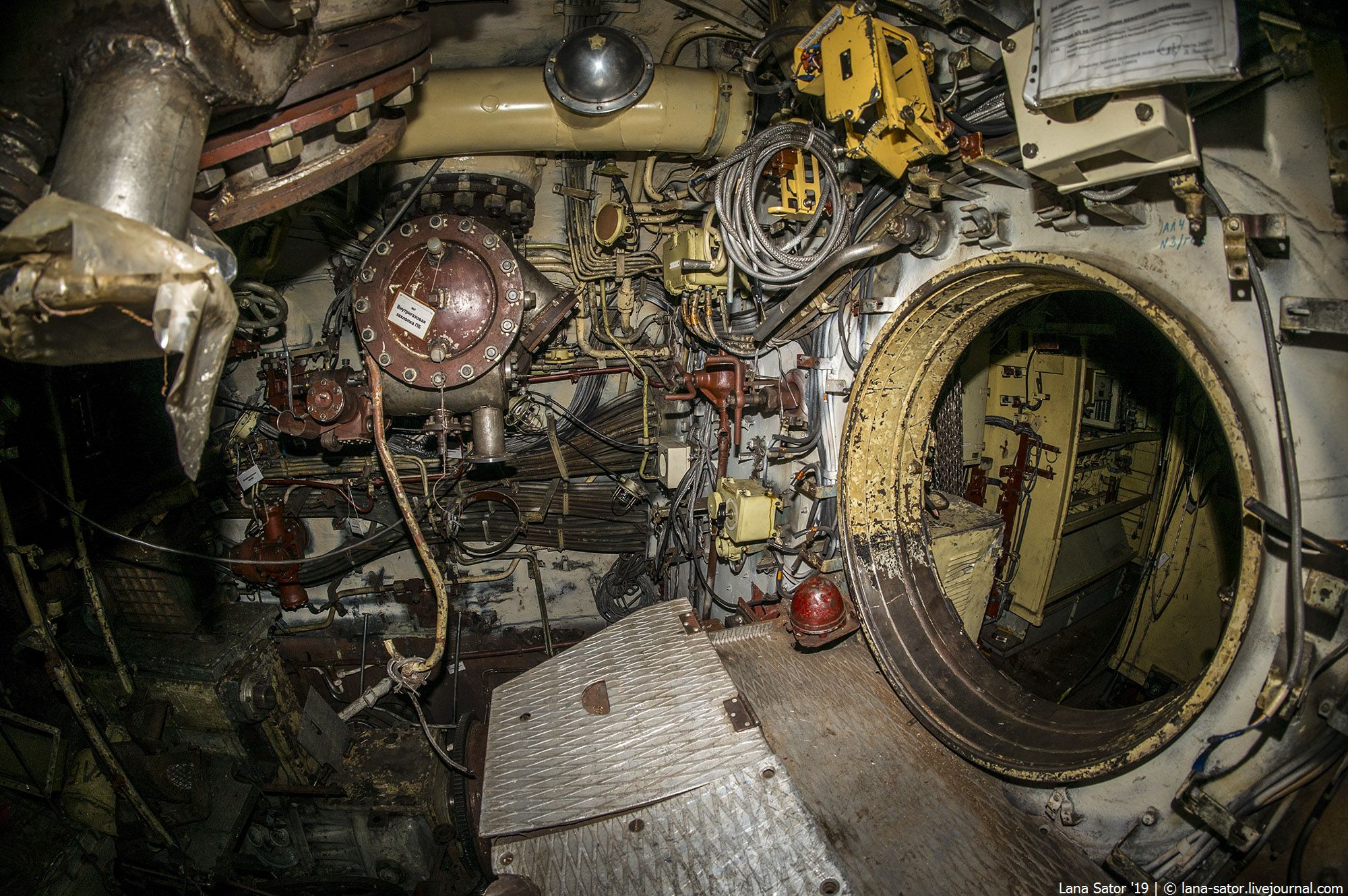 Abandoned submarine Ржавая подводная лодка