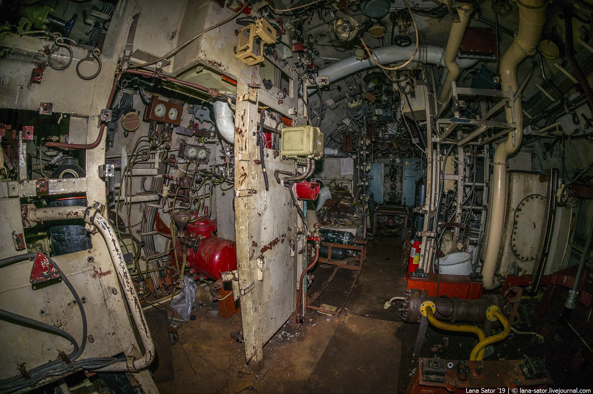Abandoned submarine Ржавая подводная лодка