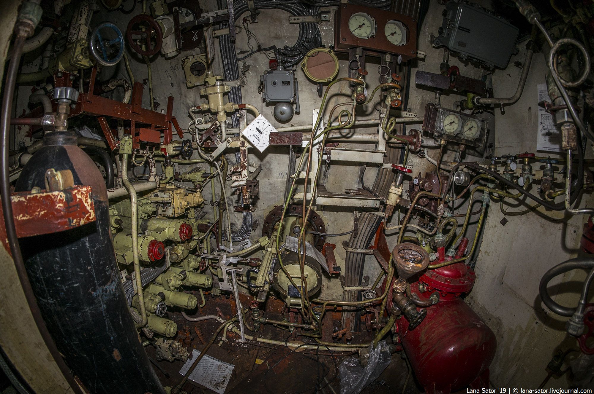 Abandoned submarine Ржавая подводная лодка