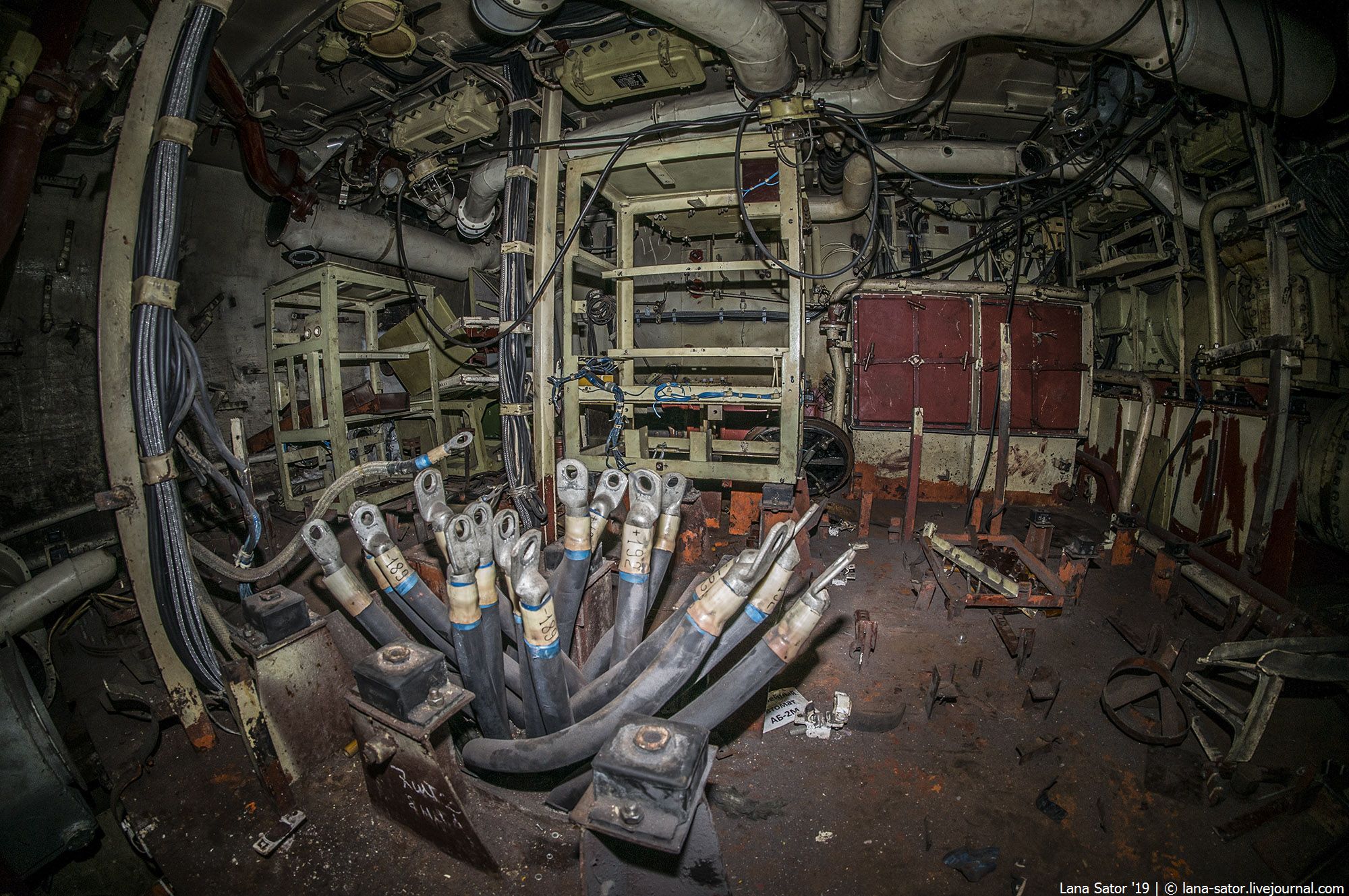Abandoned submarine Ржавая подводная лодка