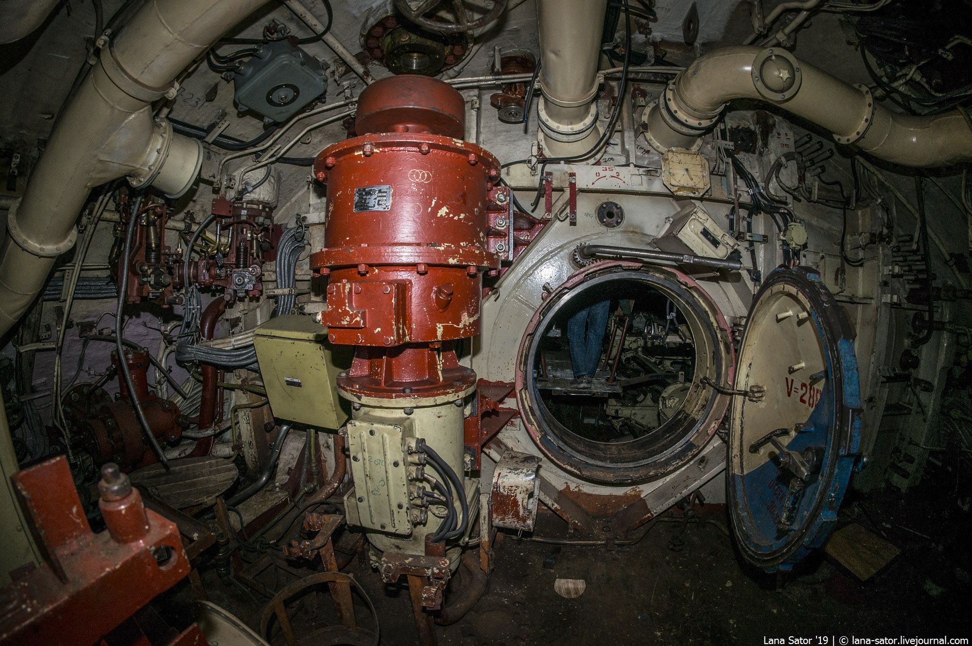 Abandoned submarine Ржавая подводная лодка