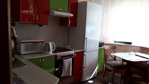 Фото: Сдам изолированную комнату 18 кв.м. с балконом в 2-комнатной квартире (52 кв.м.). Очень хороший, чистый, безопасный район! Улица Ангарская, 5 минут на автобусе до м.Ховрино (остановка рядом), 15 мин до м.Речной вокзал, 10 мин. до м.Селигерская. Прямые автобусы до Алтуфьево, Отрадного, Петровско-Разумовской, Менделеевской, Охотного ряда, Китай-города и др. Также 2 мин до станции электрички 