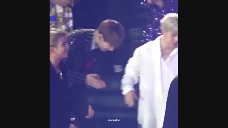 제작사상 대리수상 하러 나갈때 모습ㅋ
