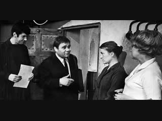 «Зигзаг удачи» — советский художественный трагикомедийный фильм 1968 года, поставленный режиссёром Эльдаром Рязановым