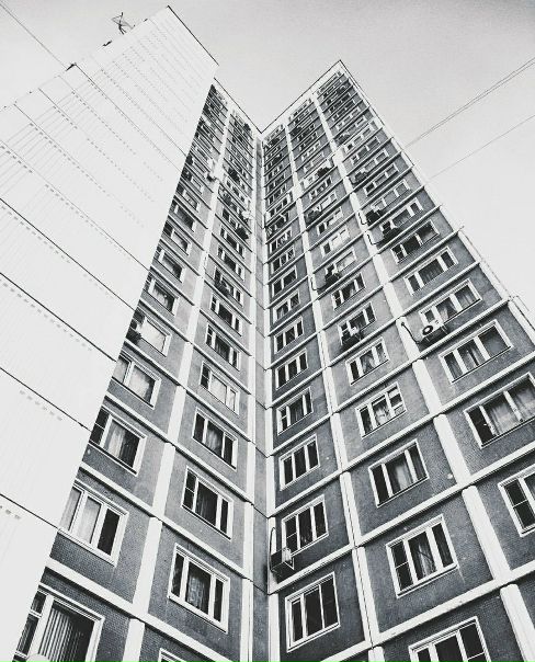 Сниму 1к квартиру. Желательно ЮЗАО, в пешей доступности до метро, либо же любая станция красной ветки. Готов к заселению со следующей недели. Рассмотрю любые предложения. Бюджет 30.000+ залог 100% <br><br>Из пожеланий: минимум мебели, полная кухня, пылесос, стиралка, свежий ремонт, адекватные собственники. <br><br>О себе: Холост, 29 лет, живу один, много работаю (медицина) и езжу за границу. Вечеринки дома не устраиваю. Дома появляюсь в основном что-бы поспать. Чистоплотный, тихий, неконфликтный. Из питомцев только фикус и то засохший уже. <br><br>Без агентов, без комиссий, без предложений подселиться в коммуналку.<br> Гюнтер - фото Фото: Сниму 1к квартиру. Желательно ЮЗАО, в пешей доступности до метро, либо же любая станция красной ветки. Готов к заселению со следующей недели. Рассмотрю любые предложения. Бюджет 30.000+ залог 100% <br><br>Из пожеланий: минимум мебели, полная кухня, пылесос, стиралка, свежий ремонт, адекватные собственники. <br><br>О себе: Холост, 29 лет, живу один, много работаю (медицина) и езжу за границу. Вечеринки дома не устраиваю. Дома появляюсь в основном что-бы поспать. Чистоплотный, тихий, неконфликтный. Из питомцев только фикус и то засохший уже. <br><br>Без агентов, без комиссий, без предложений подселиться в коммуналку.<br> Гюнтер