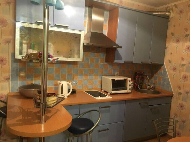 Фото: Ищу порядочную, платежеспособную и чистоплотную соседку в однокомнатную квартиру-студию, есть все условия для комфортной жизни. Квартира просторная и удобная. Два отдельных спальных места (2 дивана). От метро Текстильщики 10-15 минут пешком. Стоимость квартиры 35000, пополам по 17500 + свет и вода по счетчикам. <br>Без залога и предоплаты. Эту квартиру я снимаю второй год. 89660289999 Инна
