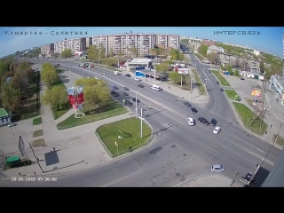 BMW на огромной скорости врезается в Lada Vesta