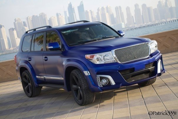 Toyota Land Cruiser by Royal Customs 