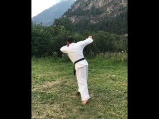 Вертухи в Кёкусинкай карате. Подготовка бойца https://vk.com/oyama_mas
