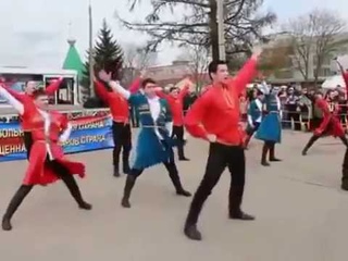 Танец русский против лезгинки ! Лучшее видео ! Русские и кавказцы - БРАТСКИЕ народы!