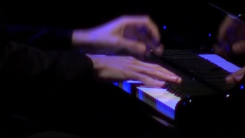 Francesco Tristano. Bach, Allemande