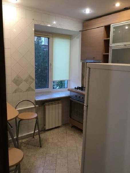 Фото: м. Преображенская Площадь <br>ул. Хромова, 7 <br>до метро 7 мин пешком <br>1-к кв. <br>свежий ремонт. укомплектована. лоджия. сан. узел в кафеле. сдается на длительный срок. адекватным и приличным людям. агентствам не звонить! <br>89250269271 <br>15 тыс комиссия