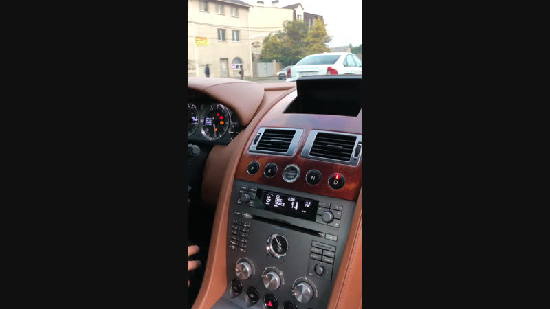 Тест-драйв Aston Martin DB9