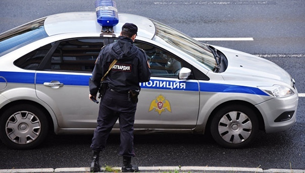 В Махачкале сотрудник Росгвардии погиб в перестрелке, пытаясь разнять драку МАХАЧКАЛА, 18 ноя — РИА Новости.Сотрудник Росгвардии погиб в перестрелке, пытаясь предотвратить драку в Махачкале,