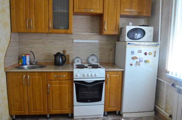 м.Академическая — 440 м <br>Кедрова, 7 к1 <br>Сдаю однокомнатную квартиру. В прихожей шкаф под вещи, в комнате: стенка, подставка под телевизор, диван, софа. Полноценная ванна, стиральная машинка. Холодильник, микроволновка, эл. плита, кухонный гарнитур.Все необходимое присутствует. <br>Стоимость 32000+ счетчики, телефон для связи 89653095408 - фото Фото: м.Академическая — 440 м <br>Кедрова, 7 к1 <br>Сдаю однокомнатную квартиру. В прихожей шкаф под вещи, в комнате: стенка, подставка под телевизор, диван, софа. Полноценная ванна, стиральная машинка. Холодильник, микроволновка, эл. плита, кухонный гарнитур.Все необходимое присутствует. <br>Стоимость 32000+ счетчики, телефон для связи 89653095408
