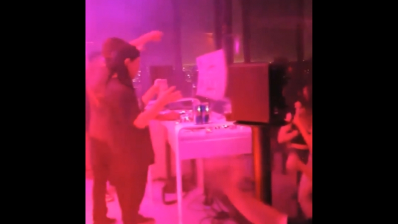 Skrillex на вечеринке у Notch