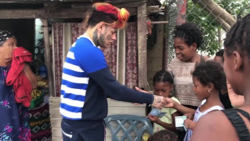 6ix9ine doin things