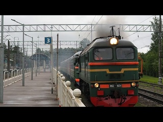 Тепловоз М62 цепляет кругломордую электричку в Зеленогорске