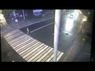 Девушку в Хабаровске на полном ходу сбил Лексус. Девушка погибла