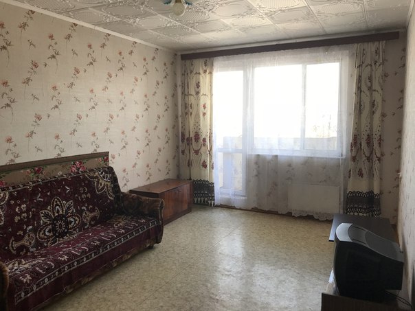 Сдаётся комната в 3-х комнатной квартире. Без посредников. В квартире есть 3 отдельных холодильника, стиральная машина автомат. Новая электроплита. <br><br>10 минут пешком от метро Борисово, 1 остановка от метро Марьино, недалеко также есть метро Алма-Атинская. <br><br>Адрес: Братеевская 21. 7 этаж. <br><br>Заезд возможен с 22 апреля. Большая комната 18 метров квадратных, с балконом. Стоимость аренды 17.000 (все включено).<br><br>В соседних комнатах проживают две пары.<br> - фото Фото: Сдаётся комната в 3-х комнатной квартире. Без посредников. В квартире есть 3 отдельных холодильника, стиральная машина автомат. Новая электроплита. <br><br>10 минут пешком от метро Борисово, 1 остановка от метро Марьино, недалеко также есть метро Алма-Атинская. <br><br>Адрес: Братеевская 21. 7 этаж. <br><br>Заезд возможен с 22 апреля. Большая комната 18 метров квадратных, с балконом. Стоимость аренды 17.000 (все включено).<br><br>В соседних комнатах проживают две пары.<br>
